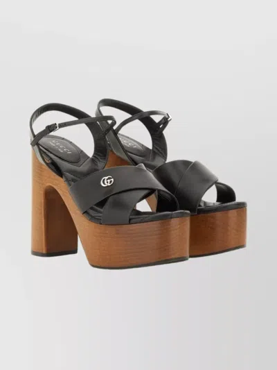 GUCCI OPEN TOE PLATFORM STYLE SANDAL