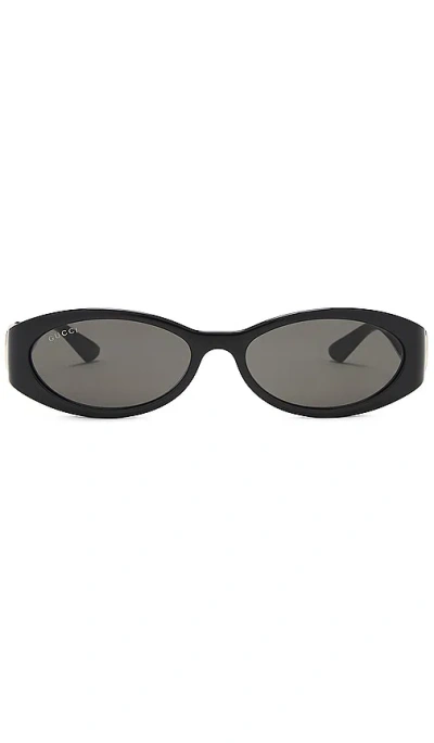 Gucci Oval Sunglasses In 黑色