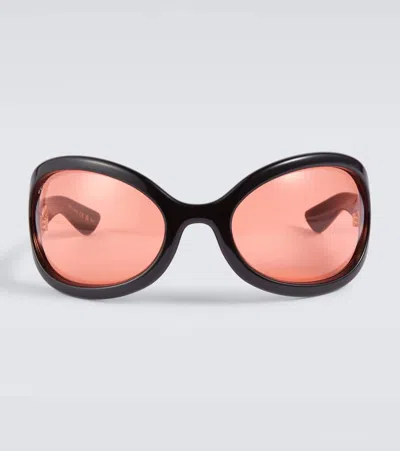 Gucci Oval Sunglasses In Black-black-red