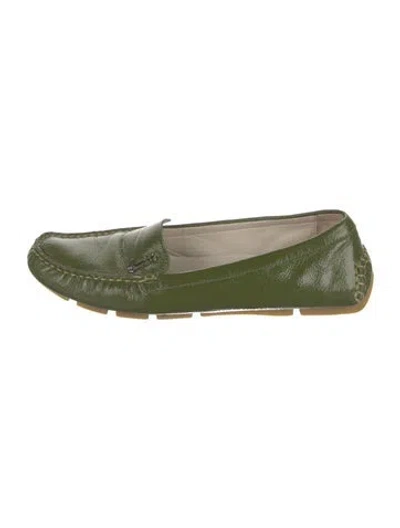 Pre-owned Gucci Patent Leather Loafers In Green
