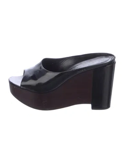 Pre-owned Gucci Patent Leather Slides In Black