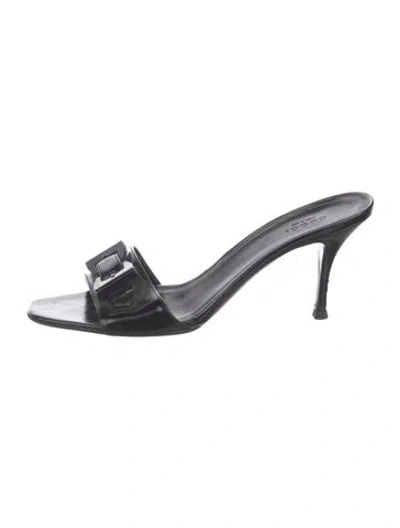 Pre-owned Gucci Patent Leather Slides In Black