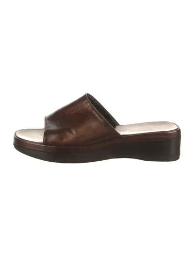 Pre-owned Gucci Patent Leather Slides In Brown
