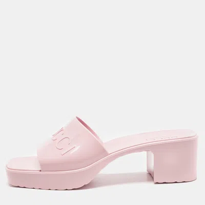 Pre-owned Gucci Pink Rubber Embossed Logo Slide Sandals Size 40