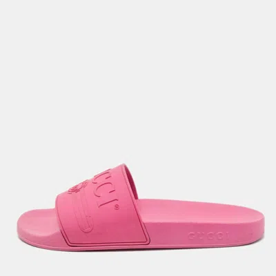 Pre-owned Gucci Pink Rubber Logo Embossed Pool Slides Size 40