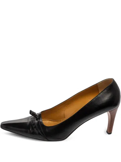 Pre-owned Gucci Pointed-toe Leather Pumps In Black