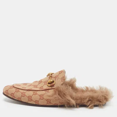 Pre-owned Gucci Princetown Size 42 Beige Canvas And Faux Fur Mules In Sand