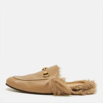 Pre-owned Gucci Princetown Size 43 Beige Fur And Leather Mules In Sand