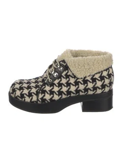 Pre-owned Gucci Printed Fur Trim Lace-up Boots In Black