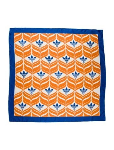 Pre-owned Gucci Printed Scarf In Orange