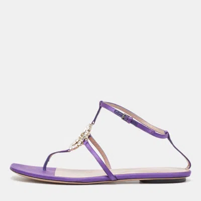 Pre-owned Gucci Purple Satin Crystal Embellished Interlocking G Thong Flat Sandals Size 39
