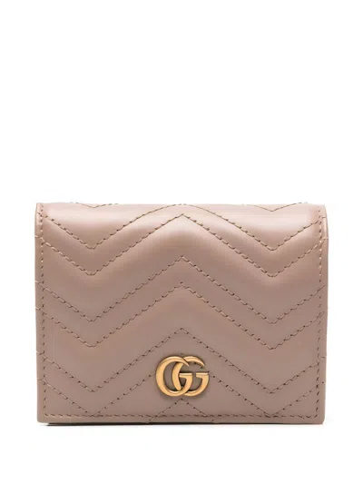 Gucci Quilted Chevron Pattern Wallet With Prominent Logo In Neutrals