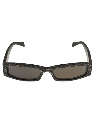 Gucci Rectangle Sunglasses In Black-black-grey