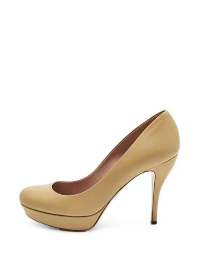 Pre-owned Gucci Round-toe Pumps In Neutral