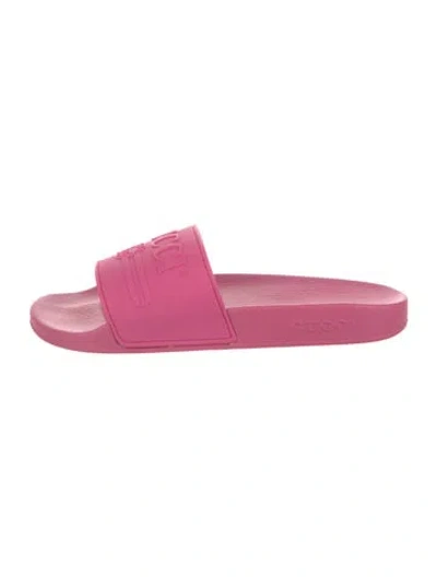 Pre-owned Gucci Rubber Embroidered Accent Slides In Pink