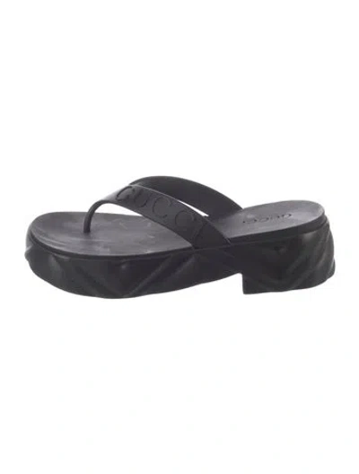 Pre-owned Gucci Rubber Flip Flops In Black