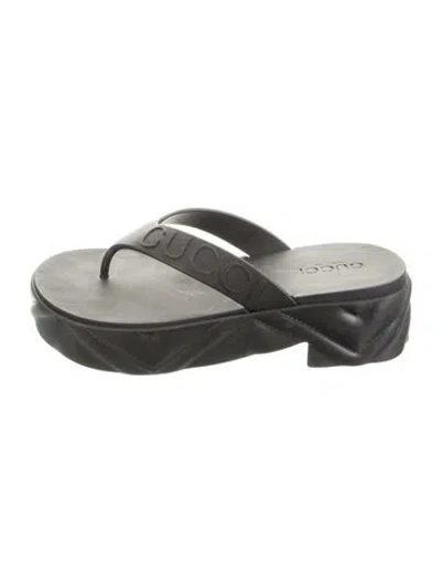 Pre-owned Gucci Rubber Flip Flops In Black