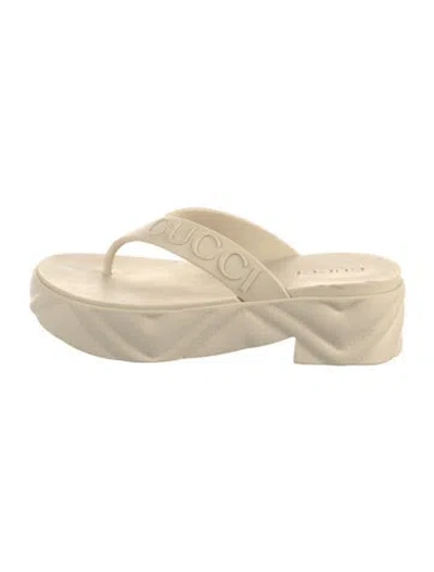 Pre-owned Gucci Rubber Flip Flops In Neutral