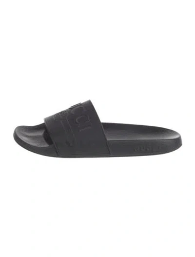 Pre-owned Gucci Rubber Graphic Print Slides In Black