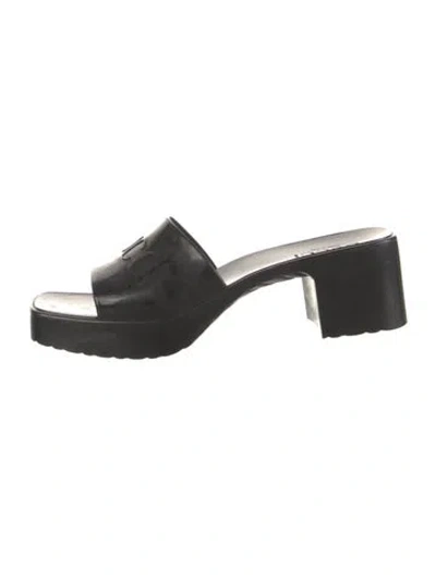 Pre-owned Gucci Rubber Graphic Print Slides In Black