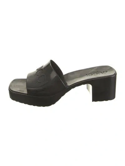 Pre-owned Gucci Rubber Slides In Black