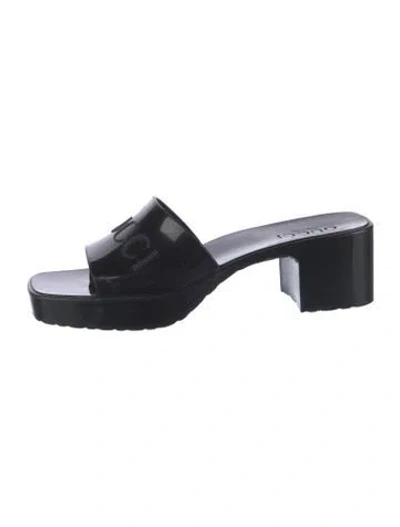 Pre-owned Gucci Rubber Slides In Black