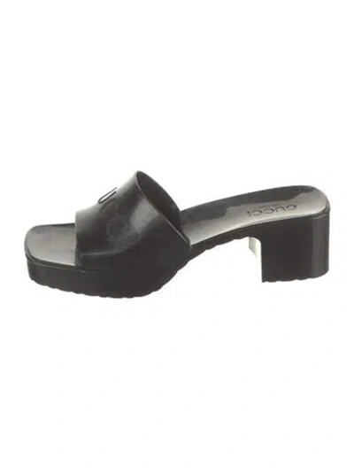 Pre-owned Gucci Rubber Slides In Black