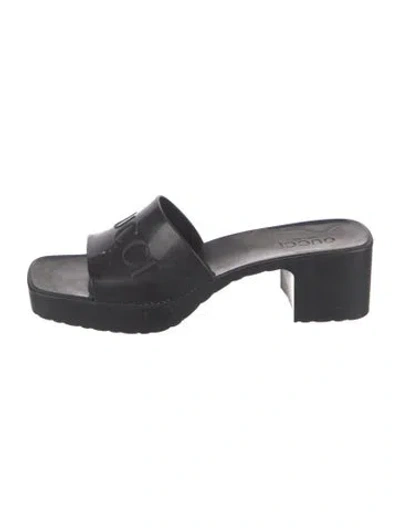 Pre-owned Gucci Rubber Slides In Black