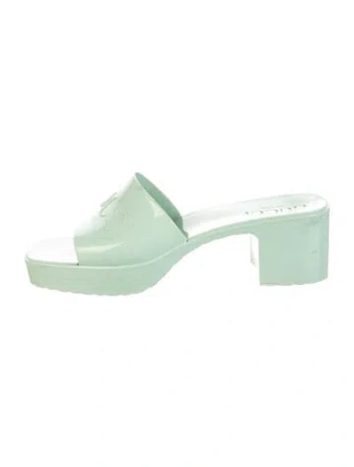 Pre-owned Gucci Rubber Slides In Green