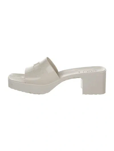 Pre-owned Gucci Rubber Slides In Neutral