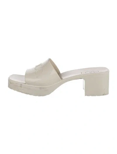 Pre-owned Gucci Rubber Slides In Neutral