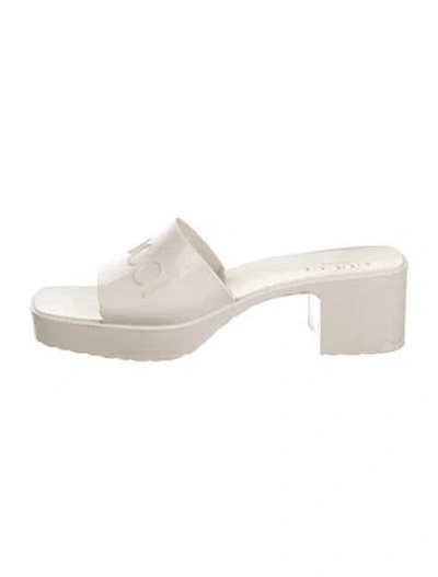Pre-owned Gucci Rubber Slides In Neutral