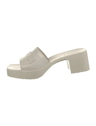 Pre-owned Gucci Rubber Slides In Neutrals