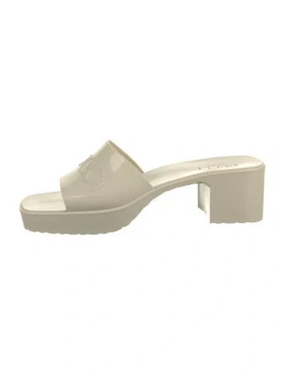 Pre-owned Gucci Rubber Slides In Neutrals