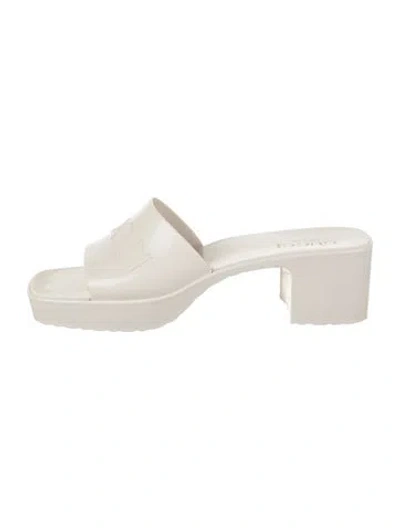 Pre-owned Gucci Rubber Slides In Neutrals