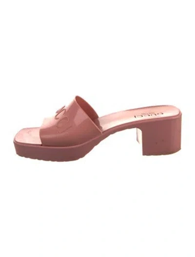 Pre-owned Gucci Rubber Slides In Pink