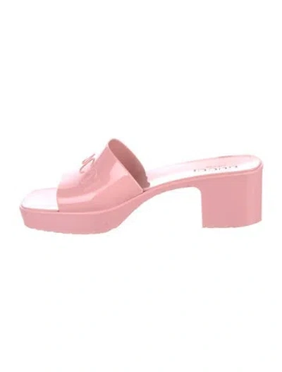 Pre-owned Gucci Rubber Slides In Pink