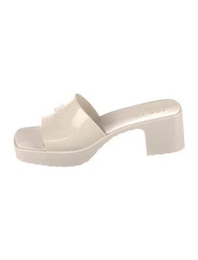 Pre-owned Gucci Rubber Slides In White