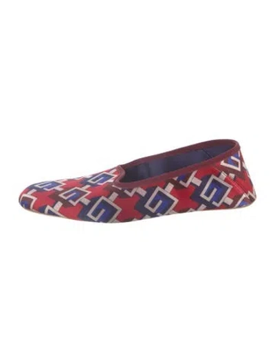 Pre-owned Gucci Satin Graphic Print Loafers In Red