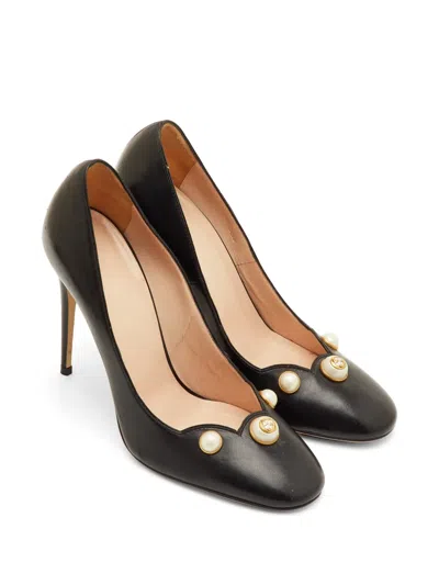 Pre-owned Gucci Scalloped Gg-pearl Pumps In Black