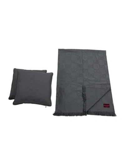 Pre-owned Gucci Set Of 2 Gg Pillows And Blanket In Gray