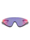 Gucci Shield-frame Sunglasses In Grey