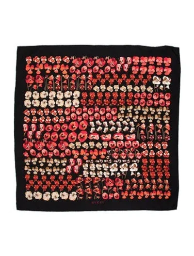 Pre-owned Gucci Silk Blooms Print Scarf In Red