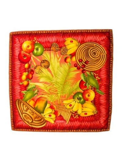 Pre-owned Gucci Silk Printed Scarf In Red