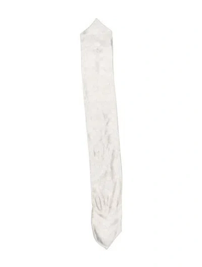 Pre-owned Gucci Silk Scarf In White