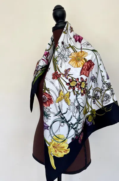Pre-owned Gucci Silk Wrap Logo Flora Infinity Print White Multicolor Unisex Twill Scarf
