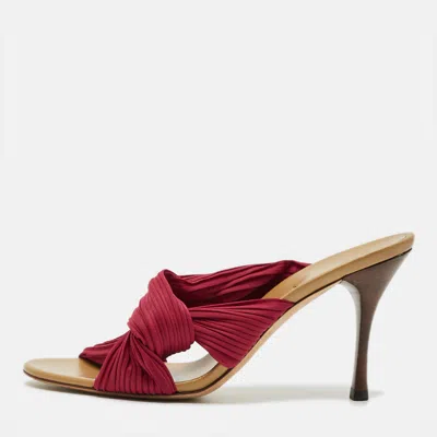 Pre-owned Gucci Size 38 Red Pleated Fabric Slide Sandals