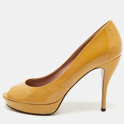 Pre-owned Gucci Size 40 Beige Patent Leather Peep Toe Platform Pumps In Sand