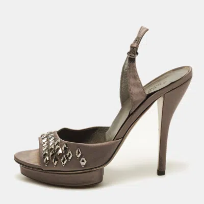 Pre-owned Gucci Size 40 Dark Grey Satin Crystal Embellished Platform Slingback Sandals In Gray