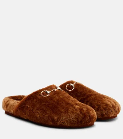 Gucci Sol Horsebit Shearling Clogs In Brown